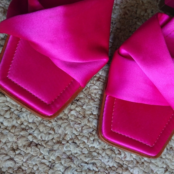 Revolve RAYE Alexus Heel in Fuschia pink size 6.5 - Picture 7 of 12